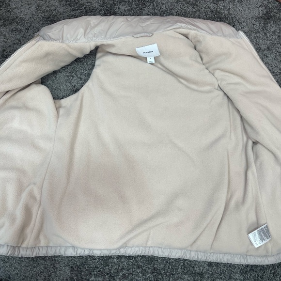 Old navy very light nude pink puffer Vest Women’s size M - Picture 10 of 16